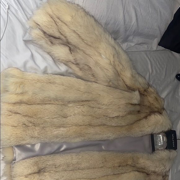 Fur coat - Picture 3 of 5